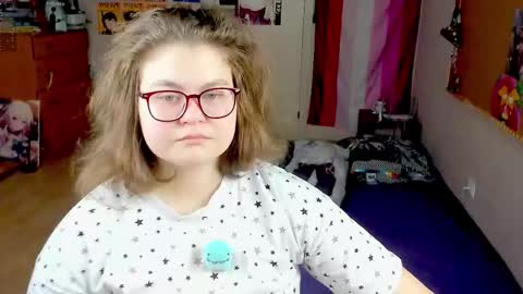 Snapshot of sashy_way chatting on 12.16.25 .Alexandra online show from 12.16.25