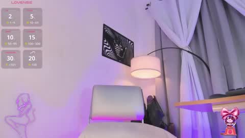 Snapshot of saskia_secret chatting on 05.16.26 Samantha online show from 05.16.26
