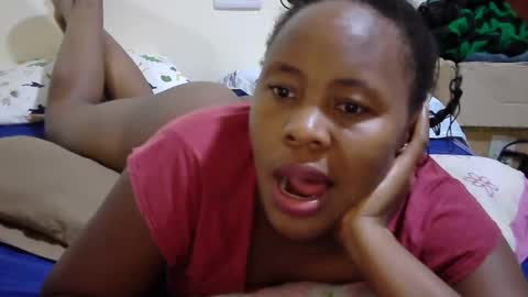 Snapshot of sassy_bella chatting on 03.10.25 sassy_bella online show from 03.10.25