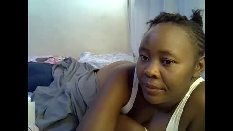 Snapshot of sassy_bella chatting on 10.08.25 sassy_bella online show from 10.08.25