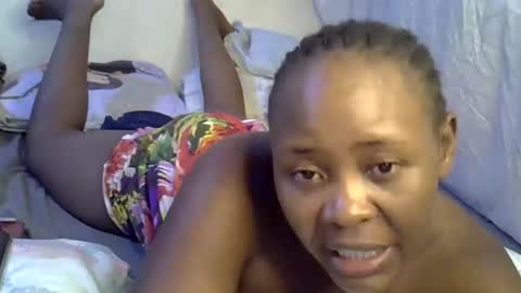 Snapshot of sassy_bella chatting on 12.05.25 sassy_bella online show from 12.05.25