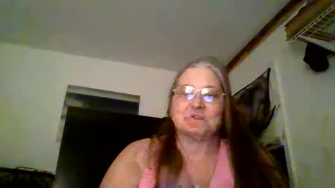 Sassymama82 online show from 04.28.26