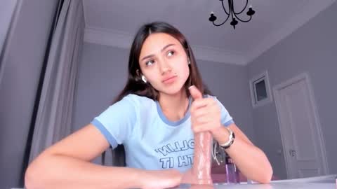 Snapshot of sassynova chatting on 11.14.25 Ksenya online show from 11.14.25