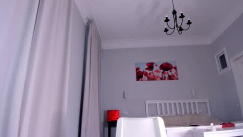 Snapshot of sassynova chatting on 11.21.25 Ksenya online show from 11.21.25