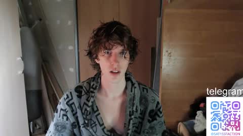 Snapshot of sat1sfaction chatting on 10.27.25 Kristof online show from 10.27.25