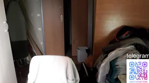 Snapshot of sat1sfaction chatting on 11.20.25 Kristof online show from 11.20.25