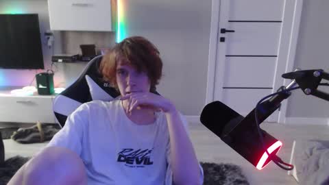 Snapshot of sat1sfaction chatting on 03.08.26 Kristof online show from 03.08.26