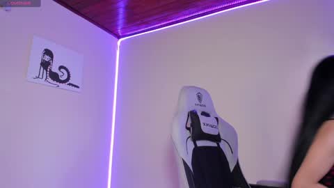    im expecting 300 thumbs up on my altar online show from 01.06.25