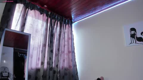    im expecting 300 thumbs up on my altar online show from 01.25.25