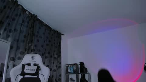    im expecting 300 thumbs up on my altar online show from 03.09.25