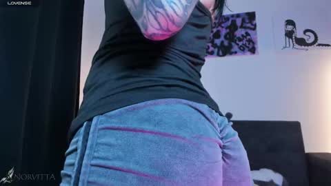    im expecting 300 thumbs up on my altar online show from 03.11.26