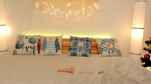 Snapshot of satimilf_ chatting on 12.30.24 Sati online show from 12.30.24