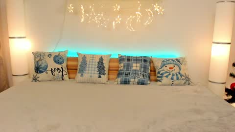 Snapshot of satimilf_ chatting on 12.31.24 Sati online show from 12.31.24