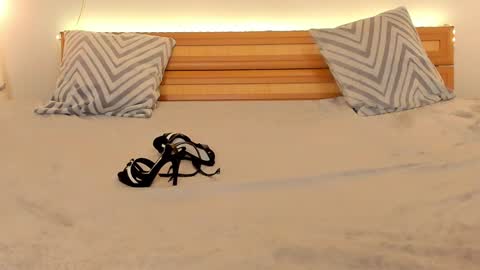 Snapshot of satimilf_ chatting on 01.12.25 Sati online show from 01.12.25