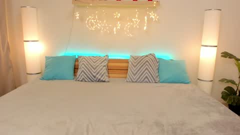 Snapshot of satimilf_ chatting on 01.19.25 Sati online show from 01.19.25