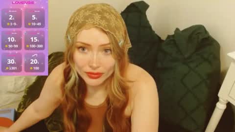 Snapshot of satrinarose chatting on 06.12.26 Rose online show from 06.12.26