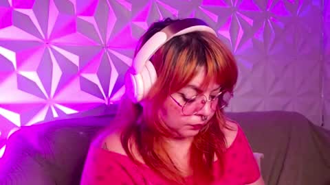 Gina George online show from 09.17.25