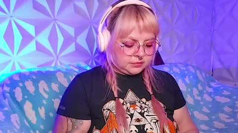 Gina George online show from 04.25.26