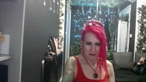 Snapshot of saucysky chatting on 11.12.25 SaucySky online show from 11.12.25