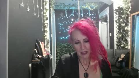 Snapshot of saucysky chatting on 11.26.25 SaucySky online show from 11.26.25