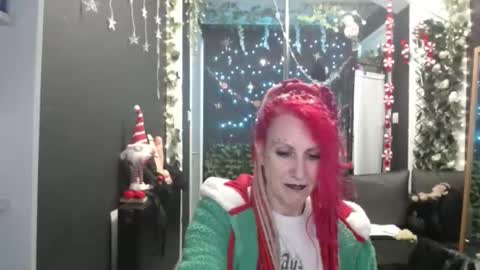 Snapshot of saucysky chatting on 12.13.25 SaucySky online show from 12.13.25