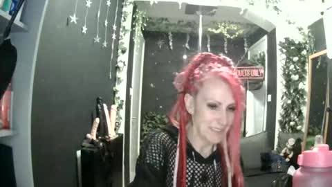 SaucySky online show from 04.25.26