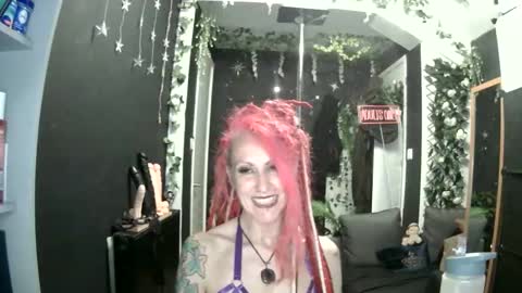 SaucySky online show from 06.10.26