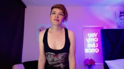 Snapshot of sauvage_lilith chatting on 12.04.25 lilith online show from 12.04.25