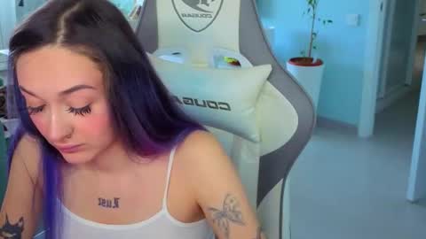 Snapshot of savage_lust_ chatting on 05.15.26 Ariel online show from 05.15.26