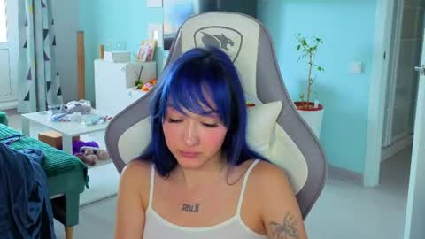 Snapshot of savage_lust_ chatting on 06.26.26 Ariel online show from 06.26.26