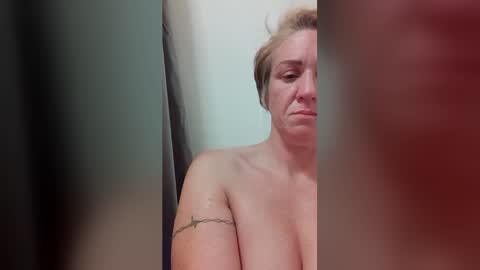 Snapshot of savage_slut69 chatting on 06.18.26 Savage Slut69 online show from 06.18.26