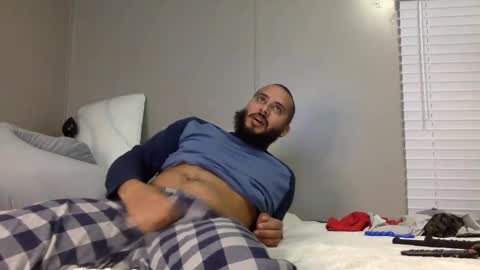Snapshot of savagebullxxx chatting on 12.04.24 savagebullxxx online show from 12.04.24
