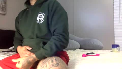 Snapshot of savagebullxxx chatting on 12.14.24 savagebullxxx online show from 12.14.24
