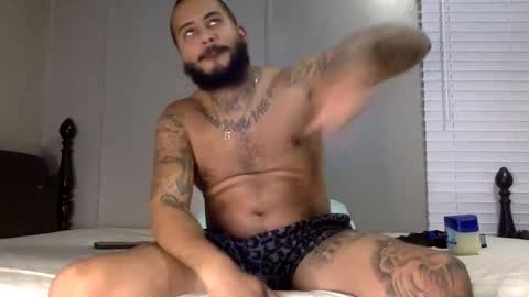 Snapshot of savagebullxxx chatting on 01.13.25 savagebullxxx online show from 01.13.25