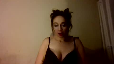 Snapshot of savagerager chatting on 11.09.25 SavageRager online show from 11.09.25