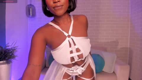 Snapshot of savannahstorm_ chatting on 02.13.25 S a v a n n a h  online show from 02.13.25