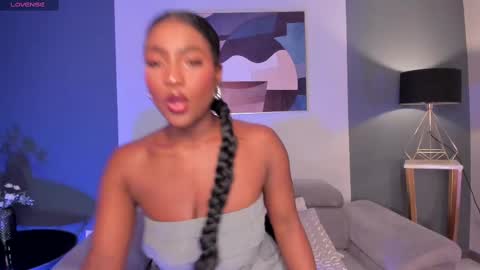 Snapshot of savannahstorm_ chatting on 02.18.25 S a v a n n a h  online show from 02.18.25