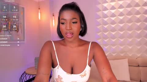 Snapshot of savannahstorm_ chatting on 02.24.25 S a v a n n a h  online show from 02.24.25