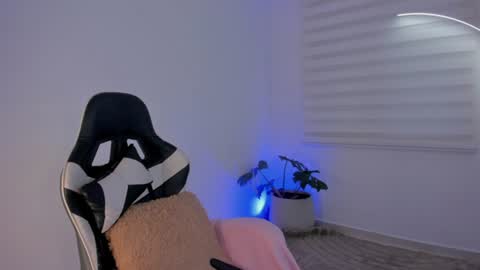 Savannahwildee online show from 08.05.26