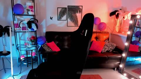 save the qween online show from 12.23.24