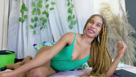 Snapshot of savory_pussy18 chatting on 05.20.26 savory_pussy18 online show from 05.20.26