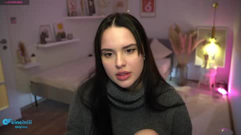 Snapshot of savvage_play chatting on 01.29.25 Naomi online show from 01.29.25