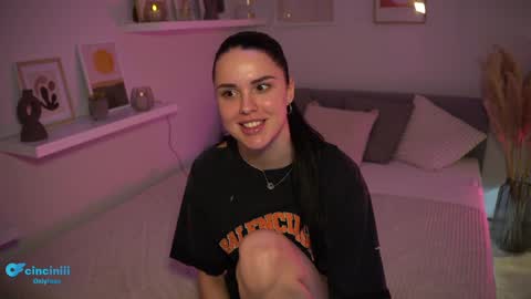 Snapshot of savvage_play chatting on 02.05.25 Naomi online show from 02.05.25