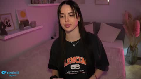 Snapshot of savvage_play chatting on 02.19.25 Naomi online show from 02.19.25