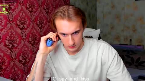 Say and kiss online show from 02.14.25