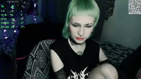 pronoun she. name Mary. age 21. online show from 03.15.26