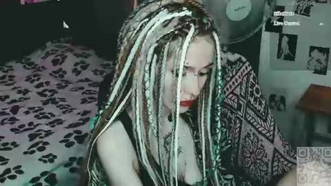 pronoun she. name Mary. age 21. online show from 06.09.26