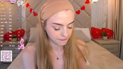 Snapshot of sayl0r_moon chatting on 02.19.25 Kira GMT 7 Mon Thu-Sun 0800am-0200pm online show from 02.19.25