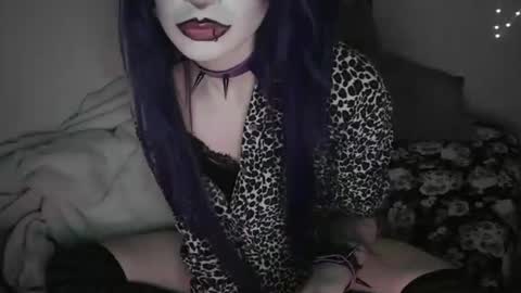 Snapshot of sc4r3d_v4mp chatting on 12.08.24 Scary online show from 12.08.24