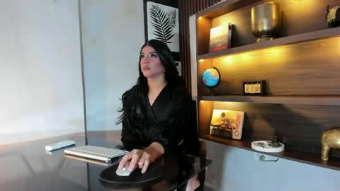 Snapshot of scarleett22 chatting on 05.17.26 Scarleet online show from 05.17.26